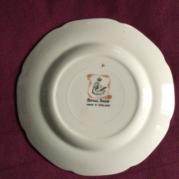 Set of 4 Royal Swan made in England 5.75" butter dessert bread plates red rose - Picture 3 of 9